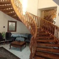 رنگکار مصنوعات  چوبی ومبل تعمیرات و رویه کوبی