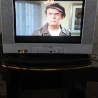 تلویزیون و میز