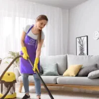 خانم جهت نظافت منزل