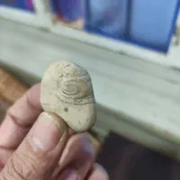 یه سنگ قیمتی