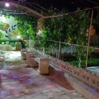 باغچ-بسیار-زیبا-و-دنج