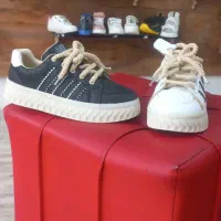 کفش|کیف، کفش، کمربند|پاوه, |دیوار