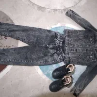 ست کت و شلوار جین و کفش بچگانه
