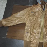 کاپشن چرم بسیار گرم|کفش و لباس بچه|شاهینشهر, مخابرات (شهید بهشتی)|دیوار