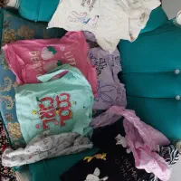 تعدادی لباس  فقط همیناس