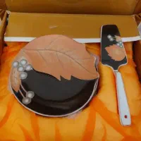 بشقاب و شش پیشدستی نونو