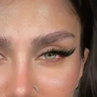 کاشت و اکستنشن و لیفت و لمینت مژه و ابرو