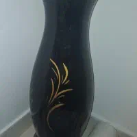 گلدان کنار سالنی