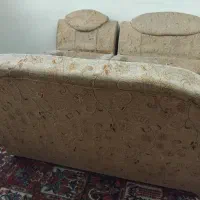 سرویس مبلمان هفت نفره دست دوم و میز زیر تلویزیونی