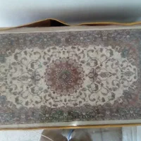 پشتی رویه مخمل گردوبی ست با فرش چهار تا