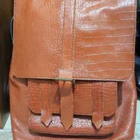 کیف کوله پشتی چرم دست دوز قهوه ای