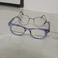 چند عدد قاب عینک
