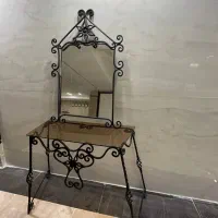 تخت و میز توالت فرفورژه|تخت و سرویس خواب|کرج, گوهردشت|دیوار