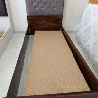دو عدد تخت یک نفره|تخت و سرویس خواب|ساری, |دیوار