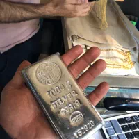 خرید و‌فروش دلار ،طلا،نقره،سکه