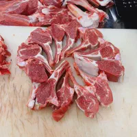 با سلام ب یک نفر قصاب نیازمندیم