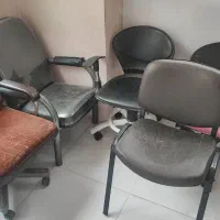 یه تعداد صندلی