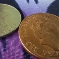 دوتا سکه کلکسیونی  آخر پول لازمم برای فروش گذاشتم