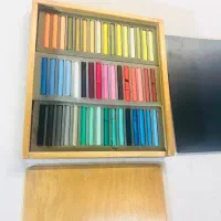 رنگ  پاستل  با جعبه چوبی