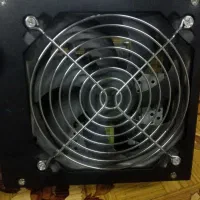 لوازم استوک کامپیوتر ، یک پاور سوخته و تعدادی فن