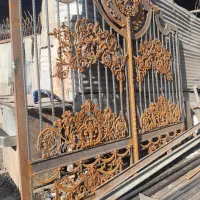 کارگر جوشکار درب پنچره