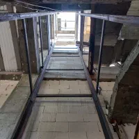 جوشکار ماهر جهت نصب آسانسور