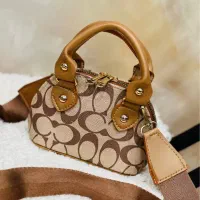 کیف|کیف، کفش، کمربند|لنگرود, |دیوار