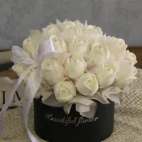 باکس گل روز مادر و شمعای یلدا|صنایع دستی و سایر لوازم تزئینی|اندیشه, اندیشه فاز ۱|دیوار