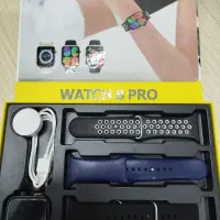 ساعت دارای سه بند