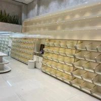 ویترین کامل برای فروشگاه ۱۰۰ متری