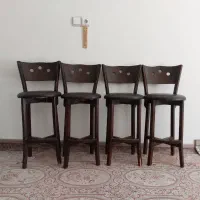 صندلی چوبی پایه بلند