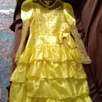 یک لباس مجلسی دخترانه
