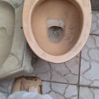 دوعدد روشویی وپایه ها.و یک تولت فرنگی|لوازم حمام|کرمان, |دیوار