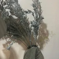 گل و گلدان خاکستری اکلیلی