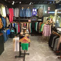 فروشنده خانوم