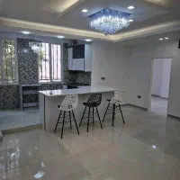 ۷۲ متر_رو به نما _غرق نور_سند تک برگ _لوکیشن تاپ