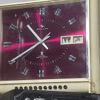 ساعت مربع سالم سالم