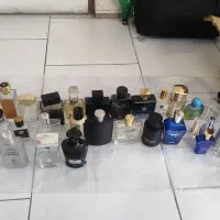 حدودا ۸۰ عدد شیشه خالی و سالم عطر