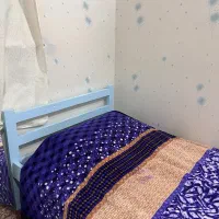 تخت یکنفره چوبی