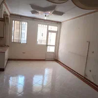 اجاره آپارتمان ۹۰ متری ۲ خوابه طبقه ۱ در امامت