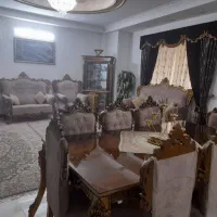 مبل ۷ نفره شیک و میز ناهار خوری تمیز در حد نو