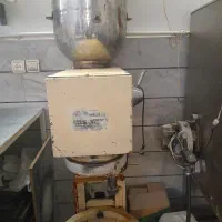 فر و لوازم قنادی|فروشگاه و مغازه|بروجرد, |دیوار