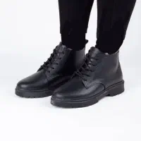 حراج کتونی و نیم بوت به علت تغییر کاربری|کیف، کفش، کمربند|تهران, شهرک شهید باقری|دیوار