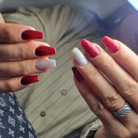 به مناسبت بلک فرایدی تخفیف داریم رو کل خدمات ناخن