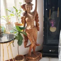 مجسمه چوبی کار دست تایلندی(زن روستایی و زن نگهبان)
