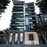 ۱۴۰متری/۳خواب/۳طبقه۶واحد/قلی پور وجهاد