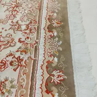 یک فرش ۱۲متری ۱۲۰۰شانه گل برجسته شسته شده