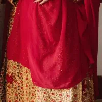 لباس محلی خوشرنگ با دوختی فوق العاده وکاملا نو