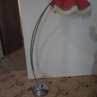 اواژرایستاده