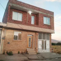 ساختمان دو طبقه ورودی جدا